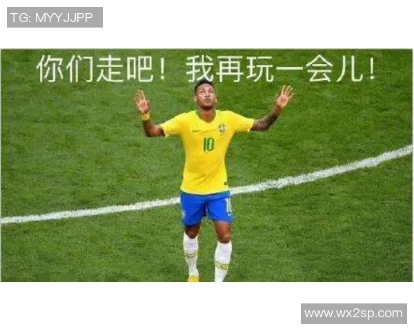 足球明星身着藏装展现文化融合风采的独特魅力