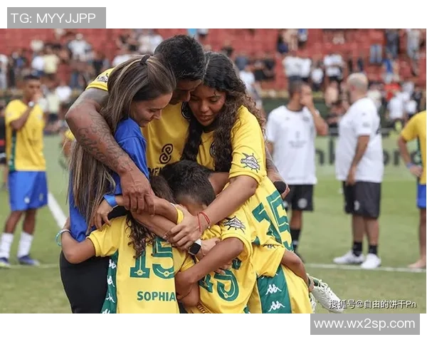 足球球星暖心护送球迷安全到家引发广泛关注与热烈讨论